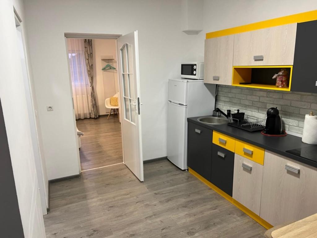 1-Beadroom Apartment With Free Parking Turda Exterior foto